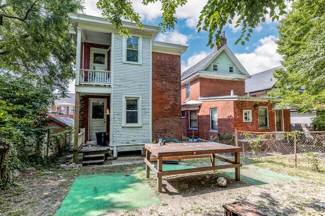 Building Photo - 208 Bosley St