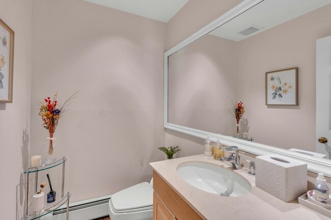 Building Photo - 181 Upper Saddle River Rd