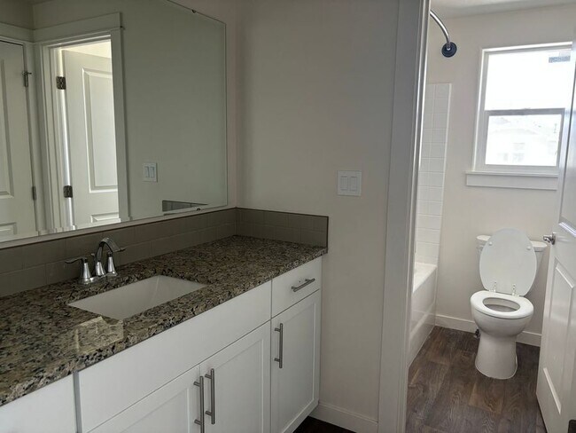 Building Photo - 3327 S Cabin Creek Way