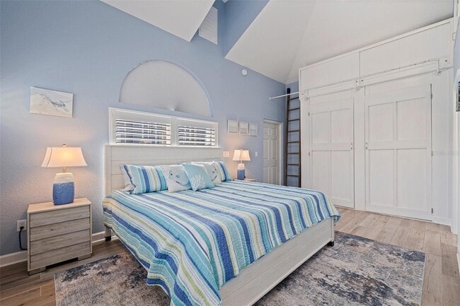 Building Photo - 106 7th Ave