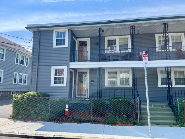 Building Photo - 1 Bedroom Condo for Rent $2,400