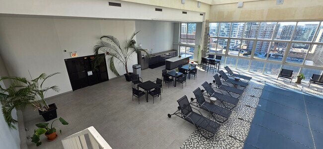 Building Photo - 1221 N Dearborn Pkwy