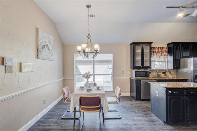 Building Photo - 2600 Northcrest Dr