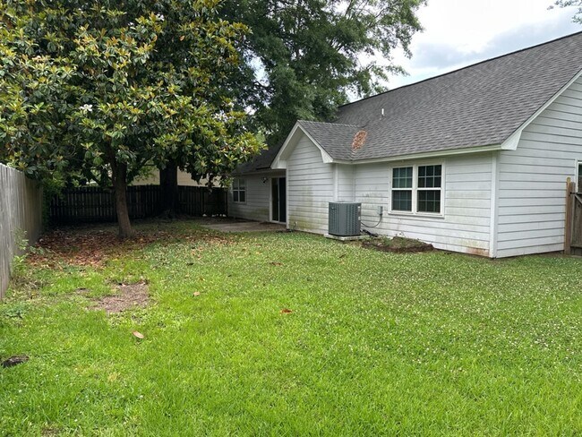 Building Photo - 112 Teal Lake Dr