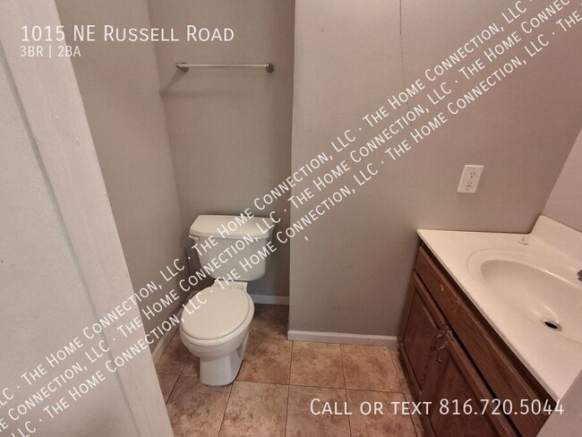 Building Photo - 1015 NE Russell Rd.
