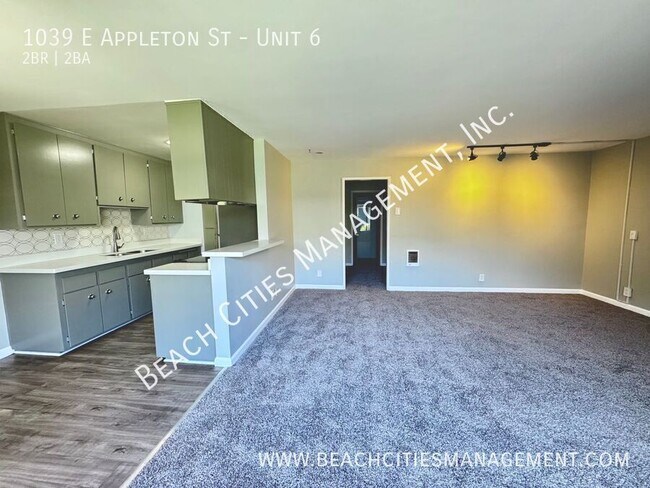 Building Photo - 1039 E Appleton St