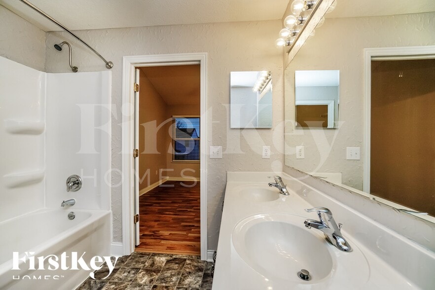 Building Photo - 101 Brenden Loop