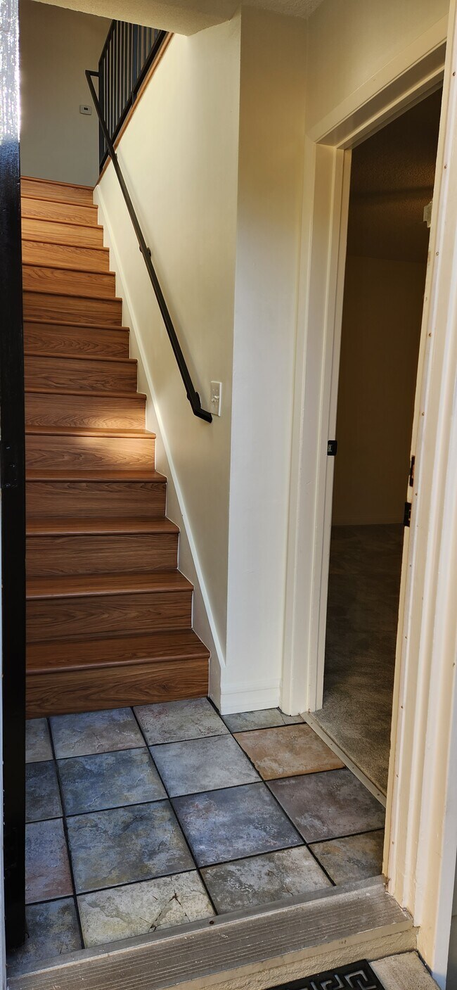 Front Entry - 1656 Monterey Blvd