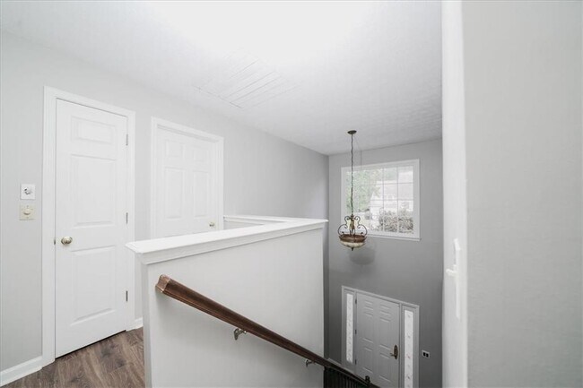 Building Photo - 4085 Pineset Dr