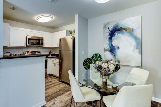 Building Photo - 406 Mozart Ct