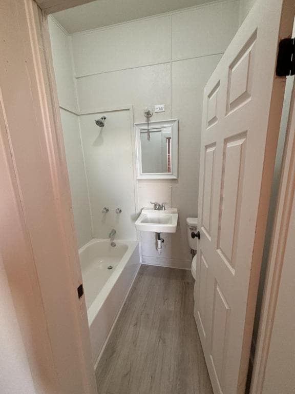 Building Photo - 404 E Bond St