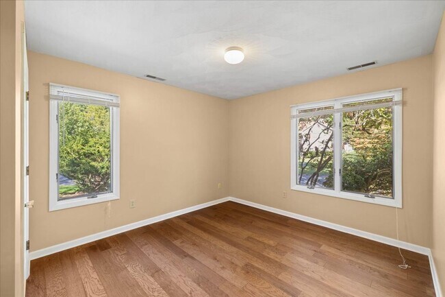 Building Photo - 1102 Mourning Dove Dr