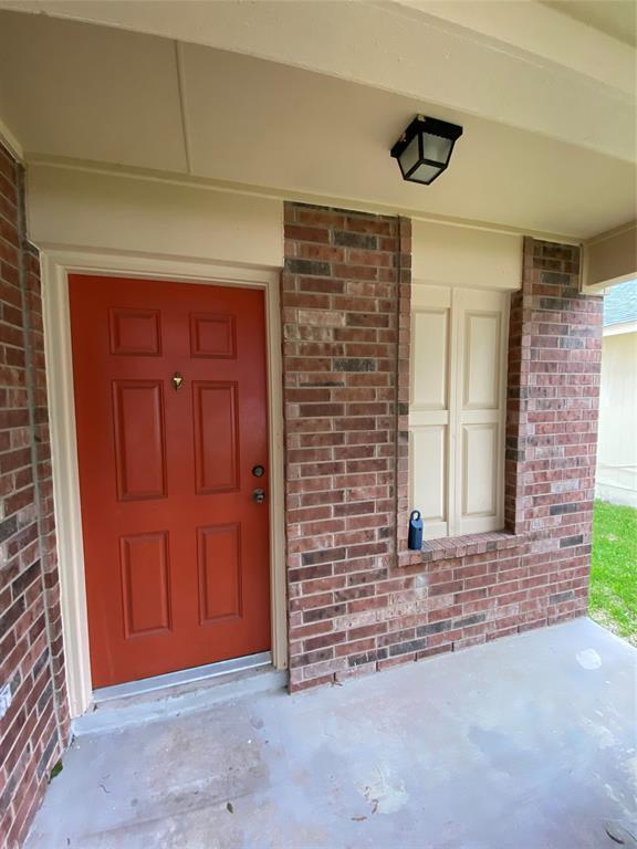 Building Photo - 12840 St Mary Dr