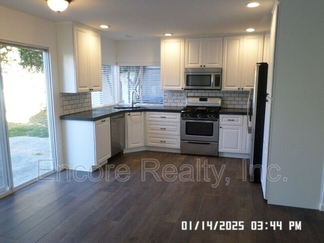 Building Photo - 2149 Bluewater Ln