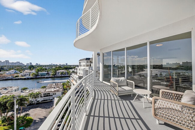 Building Photo - 612 Bayshore Dr