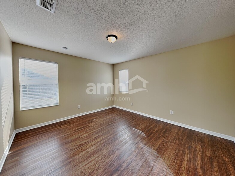 Building Photo - 1419 Hunterman Ln