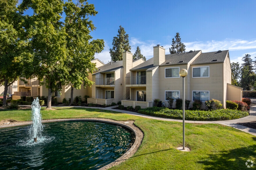 Building Photo - REFLECTIONS