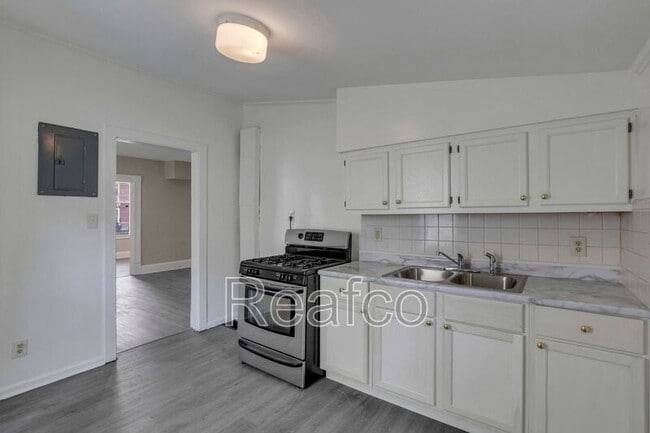 Building Photo - 174 N Princeton Ave