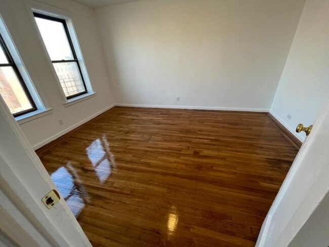 Building Photo - 1 bedroom in BRONX NY 10468