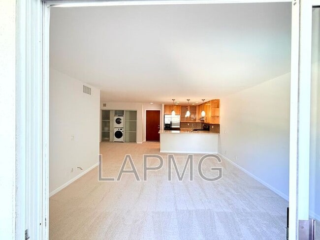 Building Photo - 4702 Fulton Ave