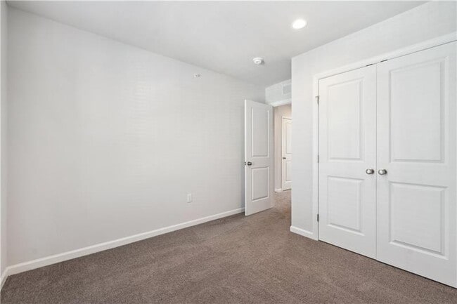 Building Photo - 167 Gress Rd