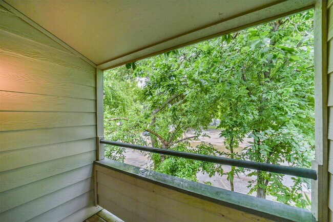 Building Photo - 5917 Fairdale Ln