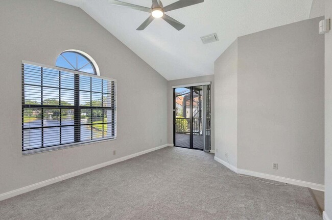 Building Photo - 2456 Treasure Isle Dr