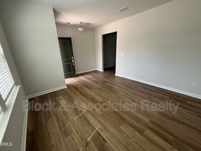 Building Photo - 3230 Pelican Ln