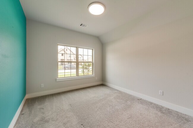 Building Photo - 243 Frio Dr