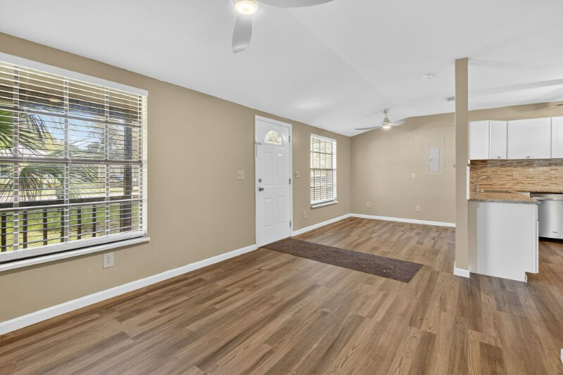 Building Photo - 1584 Selma Ave
