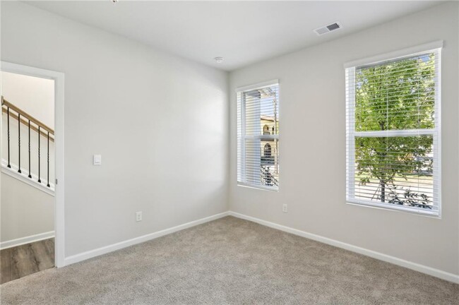 Building Photo - 3648 S Fulton Ave