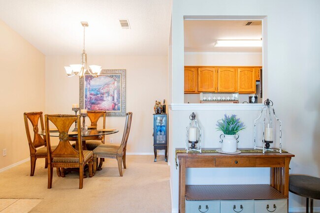 Building Photo - Well-maintained Pensacola Condo with Community Pool & Central Location