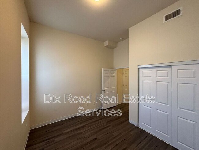 Building Photo - 4200 Colerain Ave