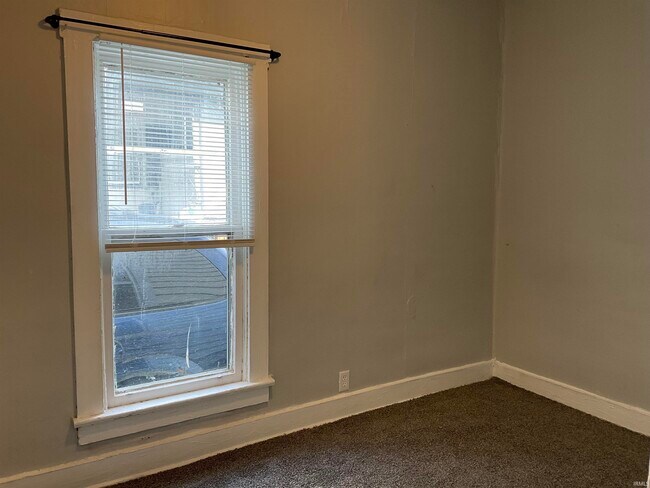 Building Photo - 1807 Hale Ave