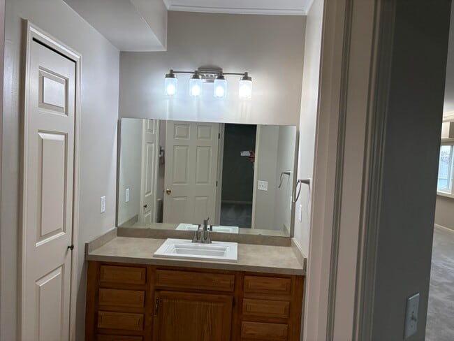 Building Photo - 227 Main St