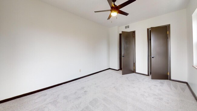Building Photo - Parma - Ridgewood Lofts - 2 Bedroom - 1 Bath