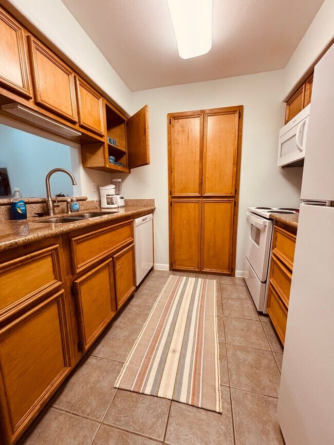 Building Photo - 215 Postoffice St