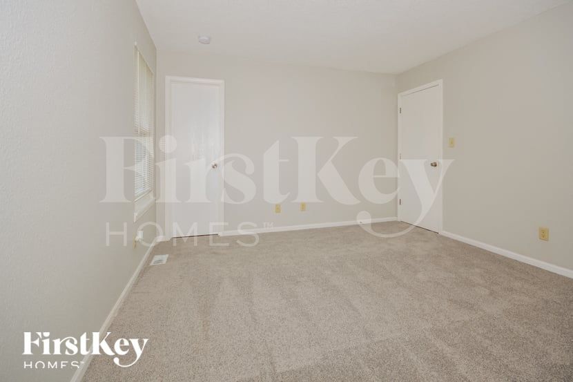 Building Photo - 6344 River Valley Way