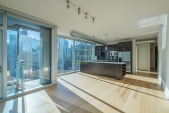 Building Photo - 119 W Kinzie St