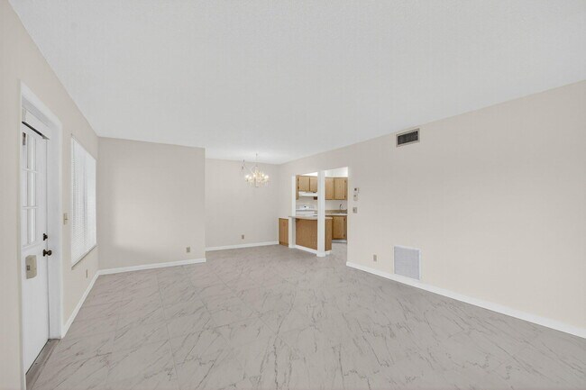 Building Photo - 416 Pine Glen Ln