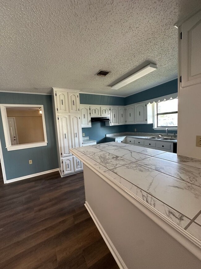 Building Photo - Newly renovated 3 bedroom 2 bath in East Houma
