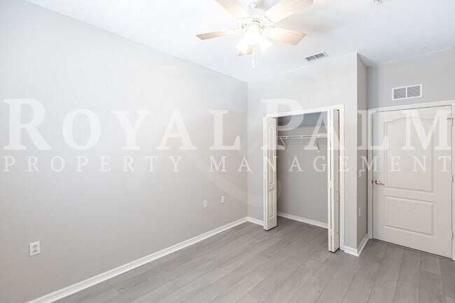 Building Photo - Estero 2BR Condo – $500 Off When You Wrap Up a New Lease This December (Go Ahead, Take It to the ...