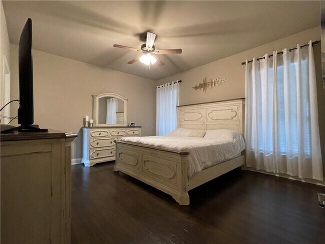 Building Photo - 70404 Chambly Ct