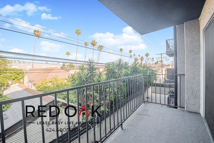 Building Photo - 134 N Mariposa Ave