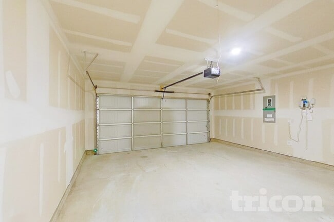 Building Photo - 1605 Baugh St