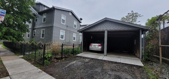 Building Photo - 61 N 22nd St