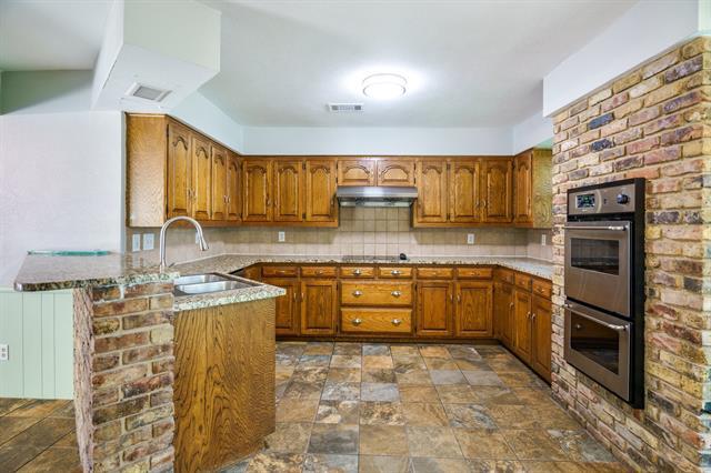 Building Photo - 6926 Robin Willow Dr