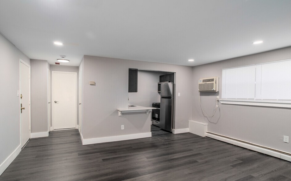 Oakland Terrace 6063 Roosevelt Blvd Philadelphia PA 19149 Apartment