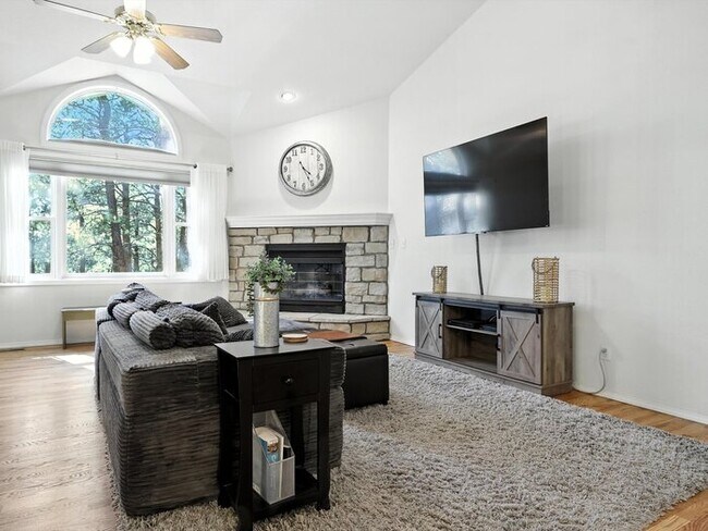 Building Photo - 18370 Lazy Summer Way