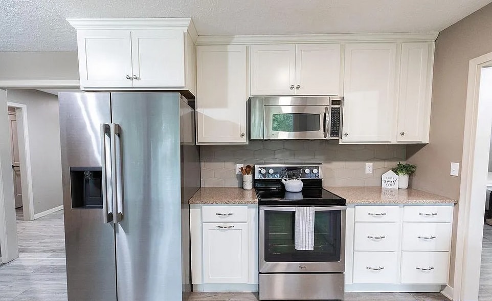 Building Photo - 2535 Saint Thomas Dr